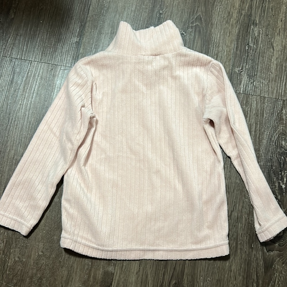 Uniqlo kid’s top “Brand New” age 3-4